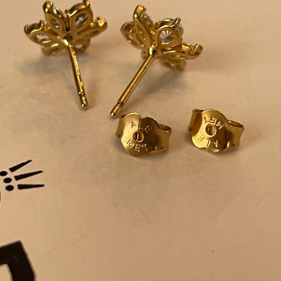 New Authentic Pandora Sparkling Herbarium Cluster Stud Earrings 14k gold plated - Picture 7 of 10